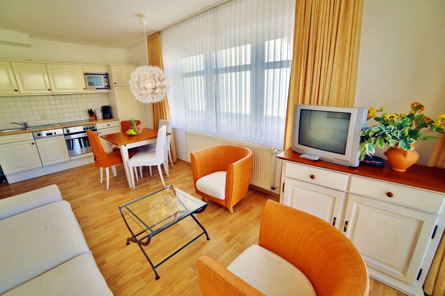 Ferienwohnung Binzer Strandgut 36 im Haus Jahreszeiten Binz