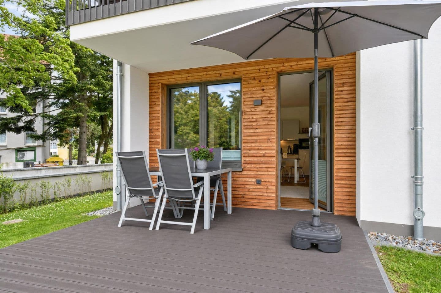 Ferienwohnung Inselglück 3 Parkvillen Carlota und Candela Baabe in Baabe – Terrasse