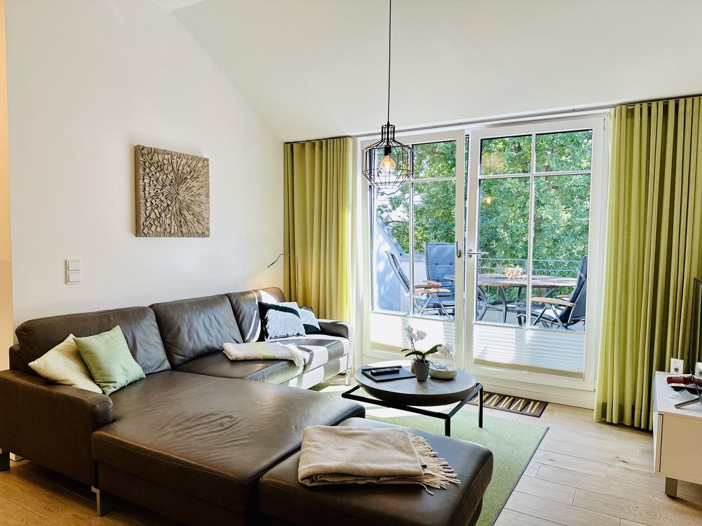 Ferienwohnung Strandmöwe 13 in der Villa Sofie Binz in Binz – Wohnzimmer